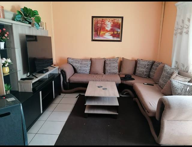 3 BEDROOM HOUSE FOR SALE IN GEELHOUTPARK